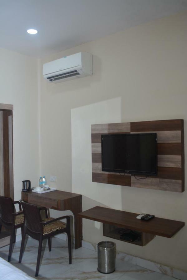 Hotel Tamilnadu Kashi Варанаси Экстерьер фото